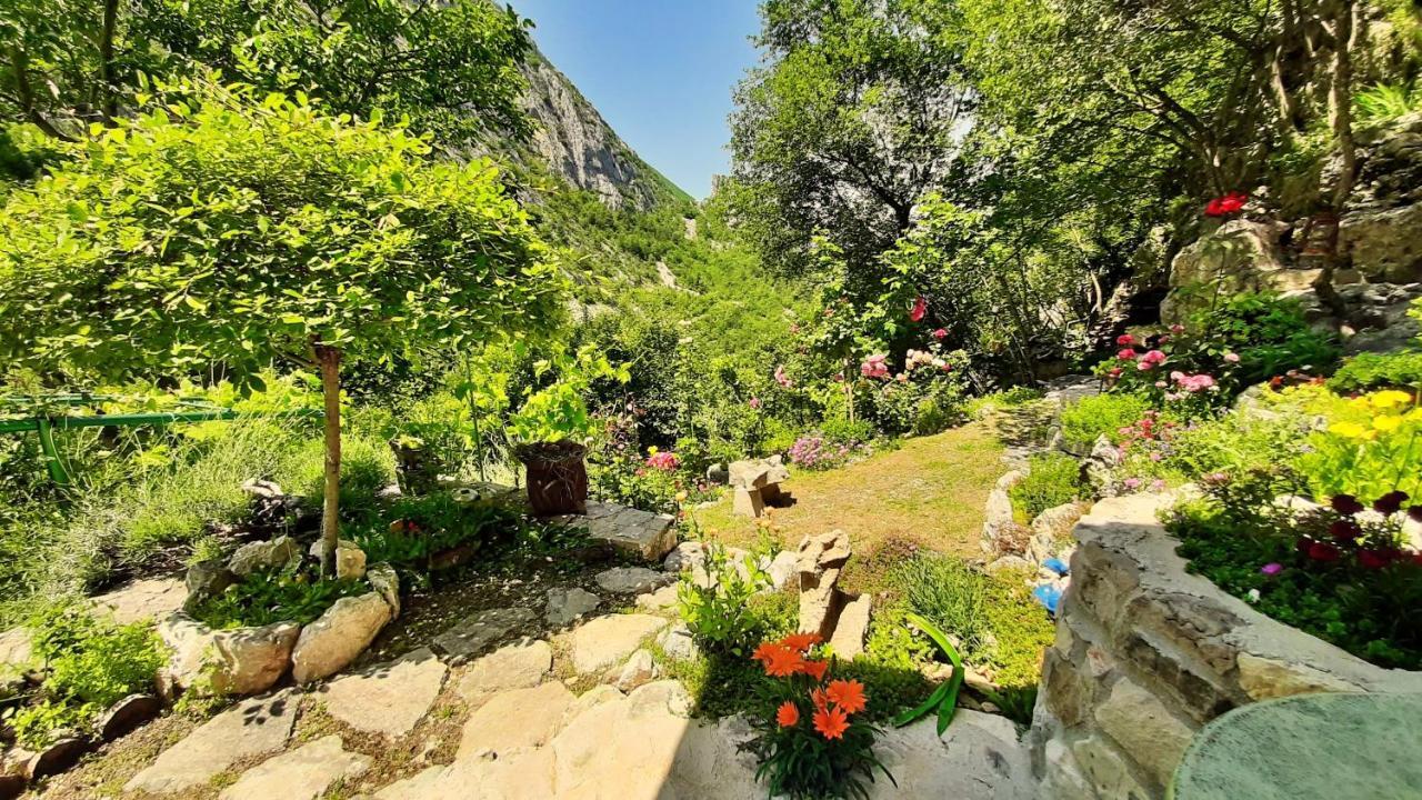 Holiday Home With A Private Pool Podspilje  Екстериор снимка