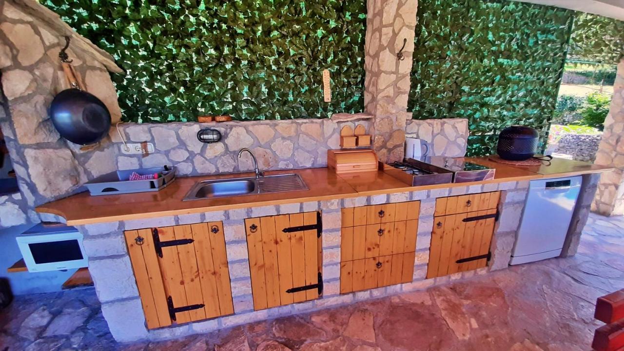 Holiday Home With A Private Pool Podspilje  Екстериор снимка