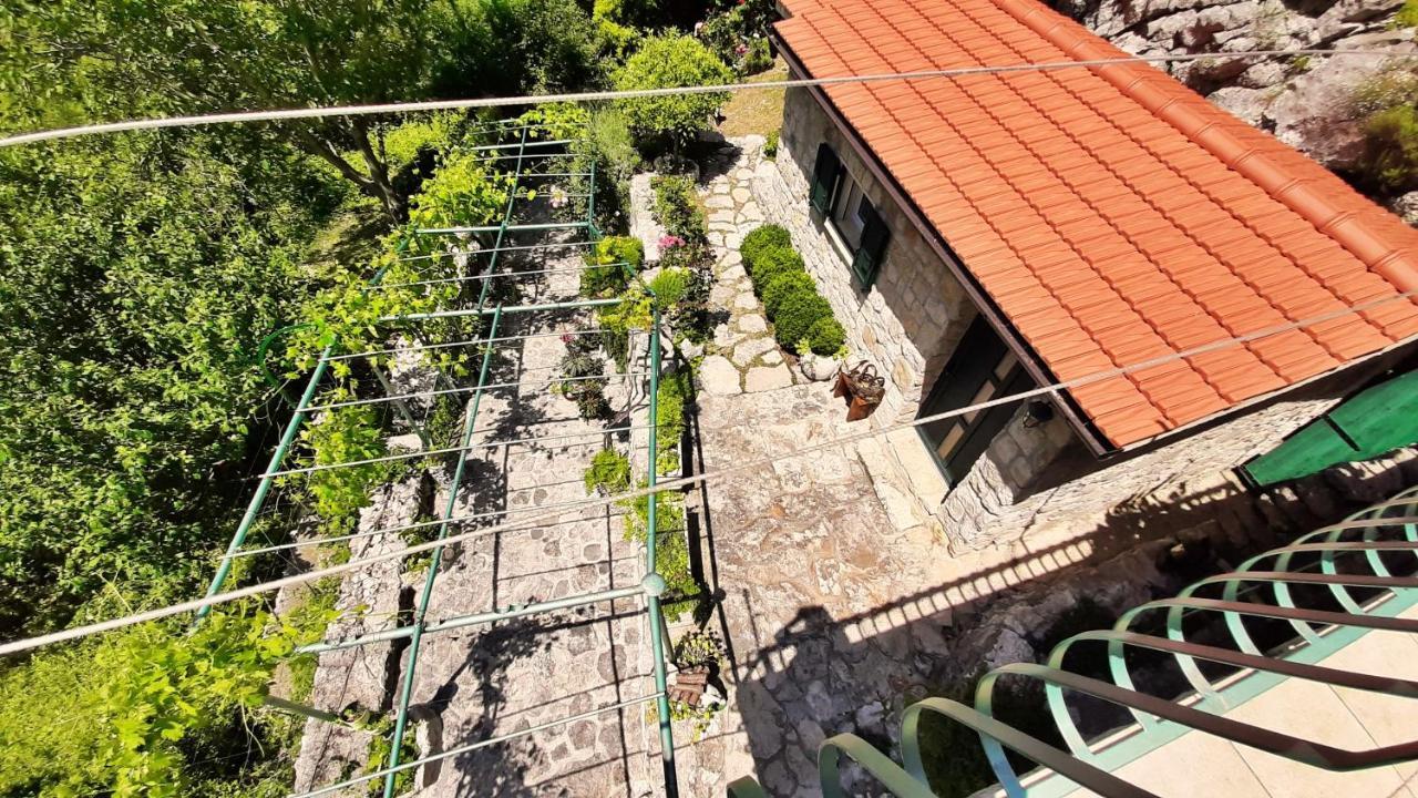 Holiday Home With A Private Pool Podspilje  Екстериор снимка