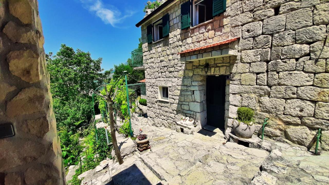 Holiday Home With A Private Pool Podspilje  Екстериор снимка