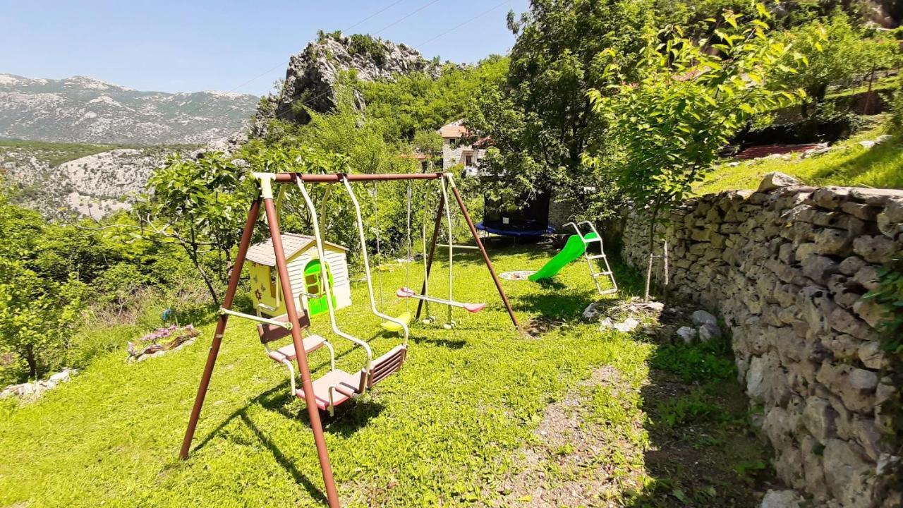 Holiday Home With A Private Pool Podspilje  Екстериор снимка