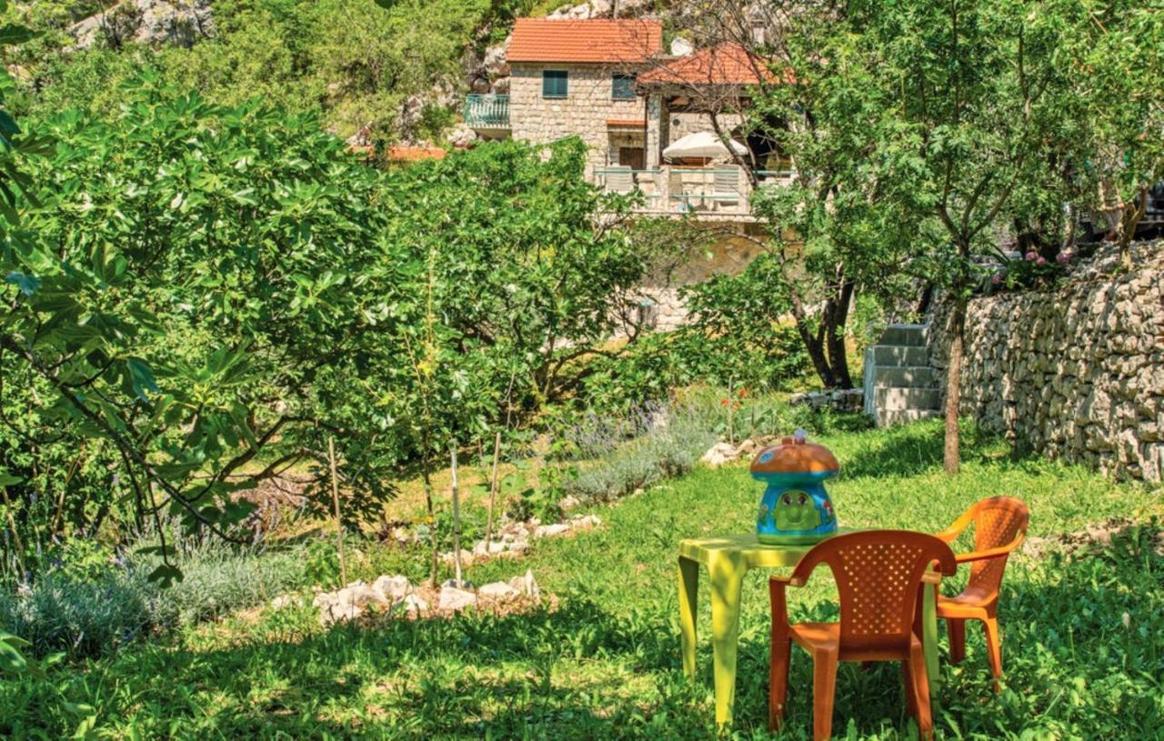 Holiday Home With A Private Pool Podspilje  Екстериор снимка