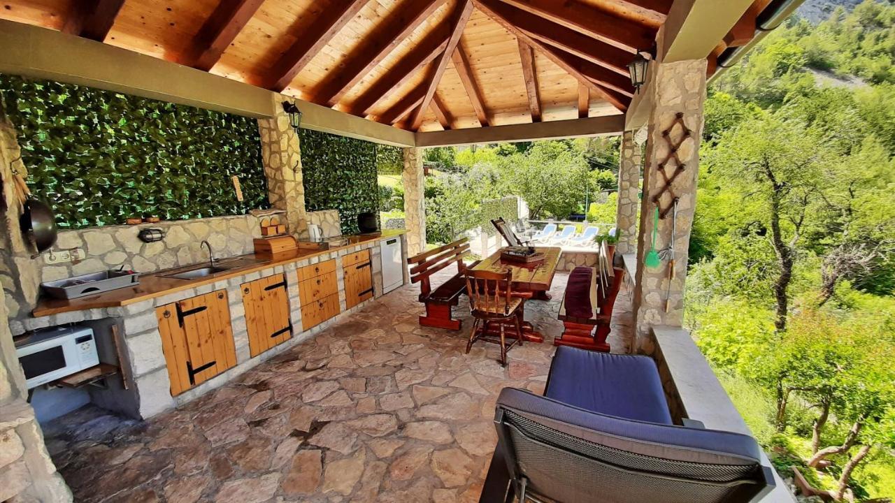 Holiday Home With A Private Pool Podspilje  Екстериор снимка