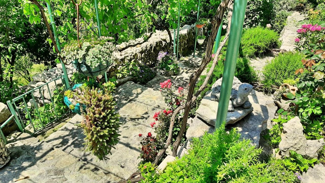 Holiday Home With A Private Pool Podspilje  Екстериор снимка