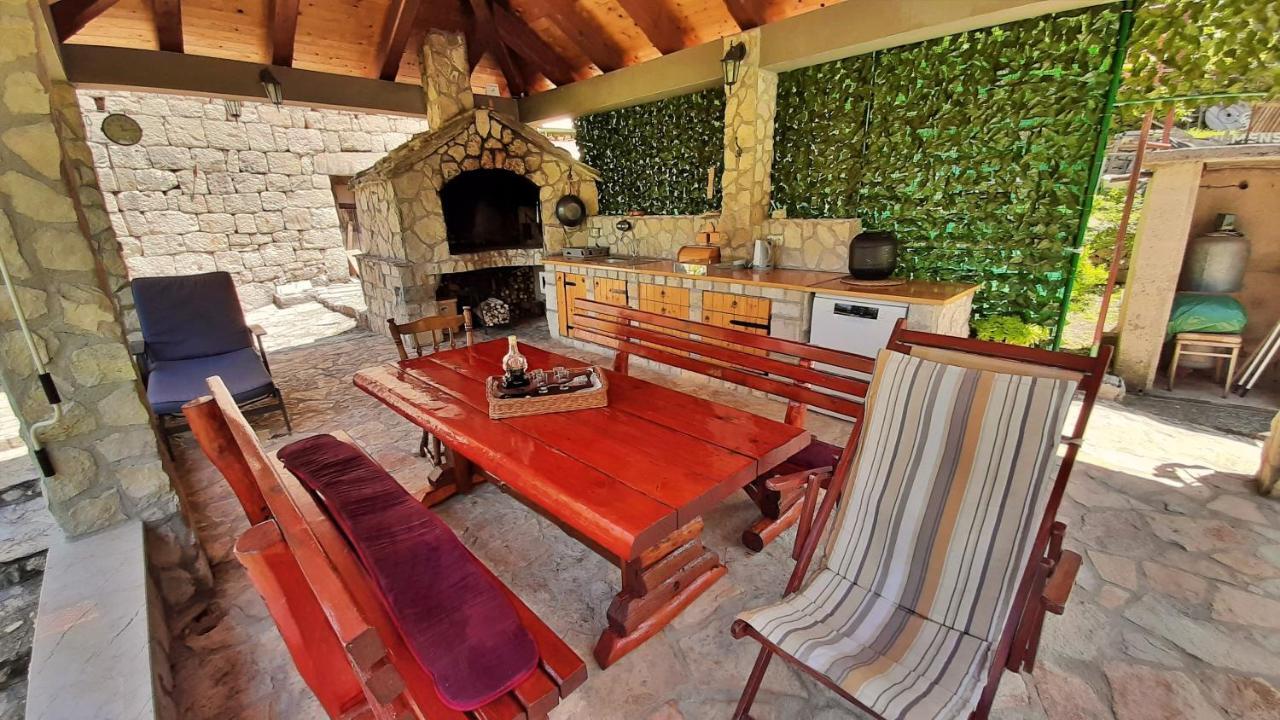 Holiday Home With A Private Pool Podspilje  Екстериор снимка